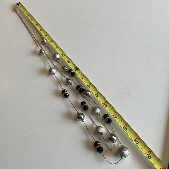 ❌SOLD❌EUC- Bundle of 3 necklaces all silver tone costume designs - Picture 5 of 9